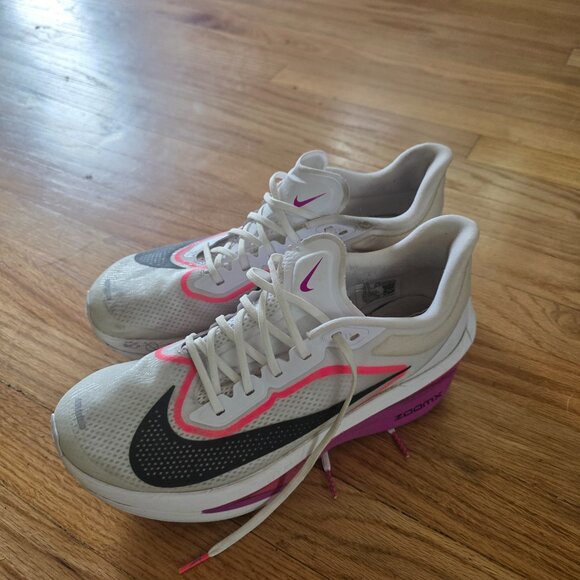 Nike Zoom Fly Running Shoes 2024 - Picture 2 of 5